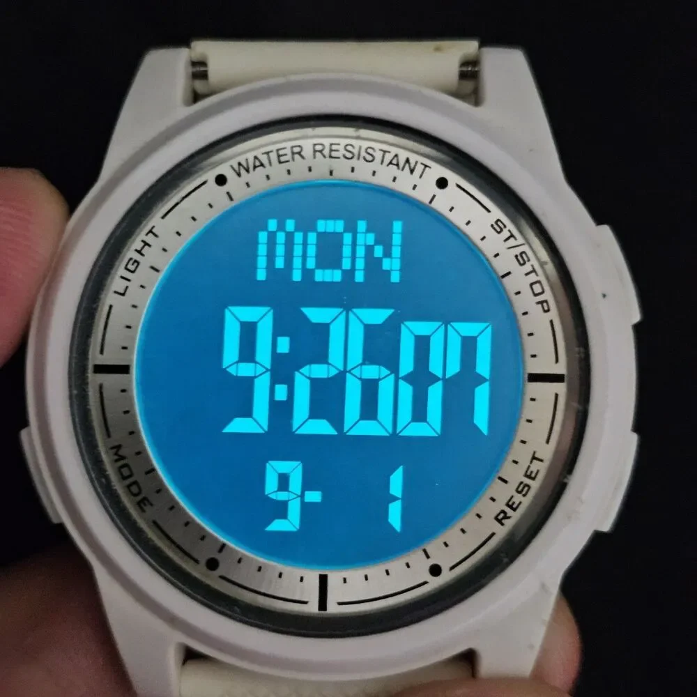Beeasy AW02 Men's Ultra Slim Digital Watch 44MM White Plastic Bands New‎ Battery